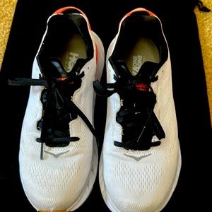 Hoka one one size 7.5